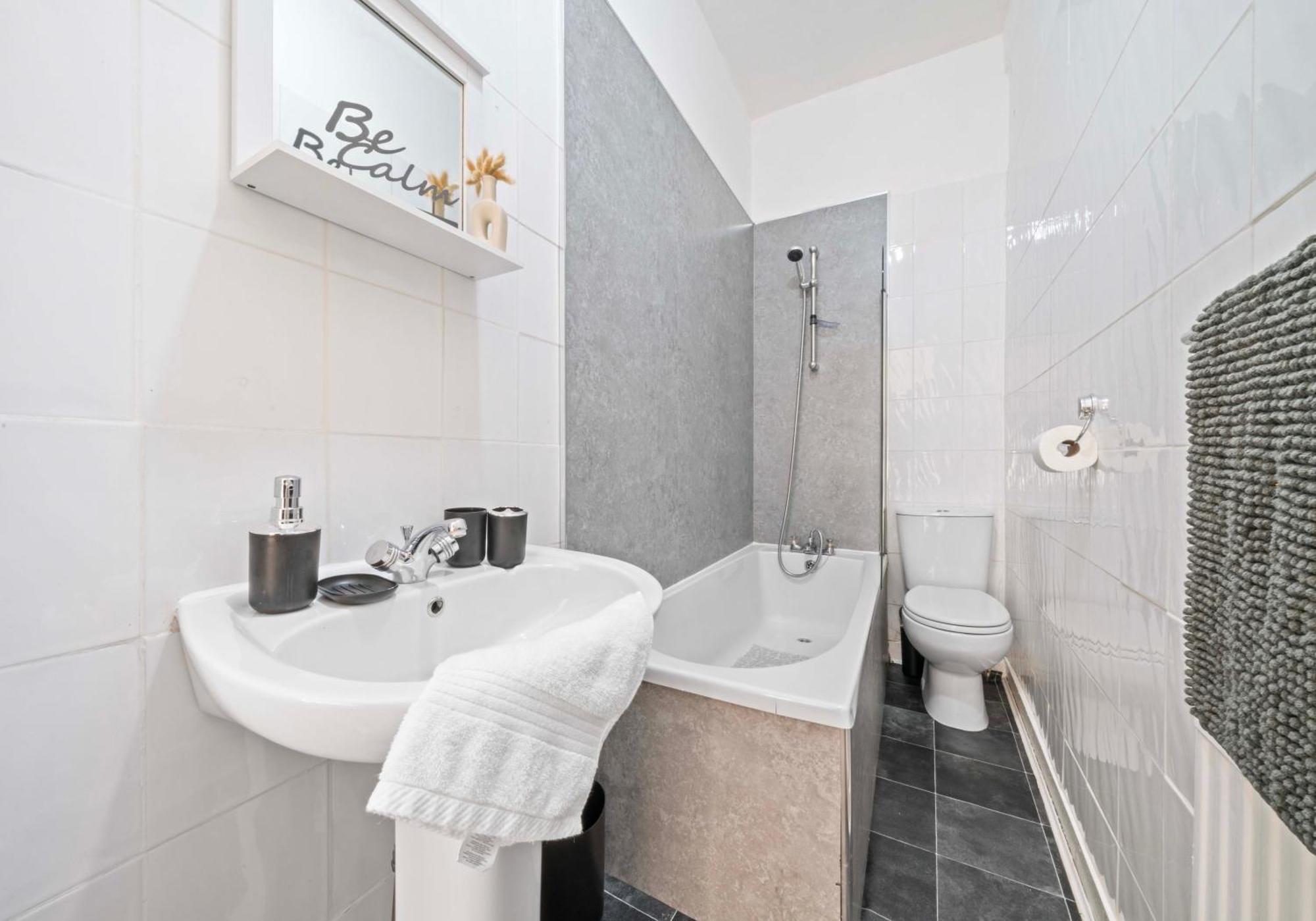 Alexander Apartment By Klass Living Coatbridge Exteriör bild