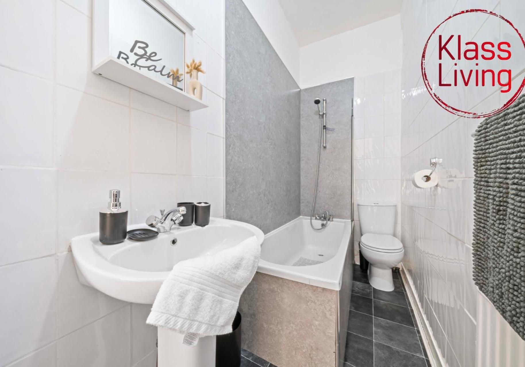 Alexander Apartment By Klass Living Coatbridge Exteriör bild